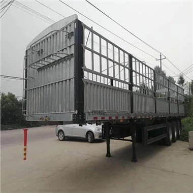 Külgseina poolhaagis